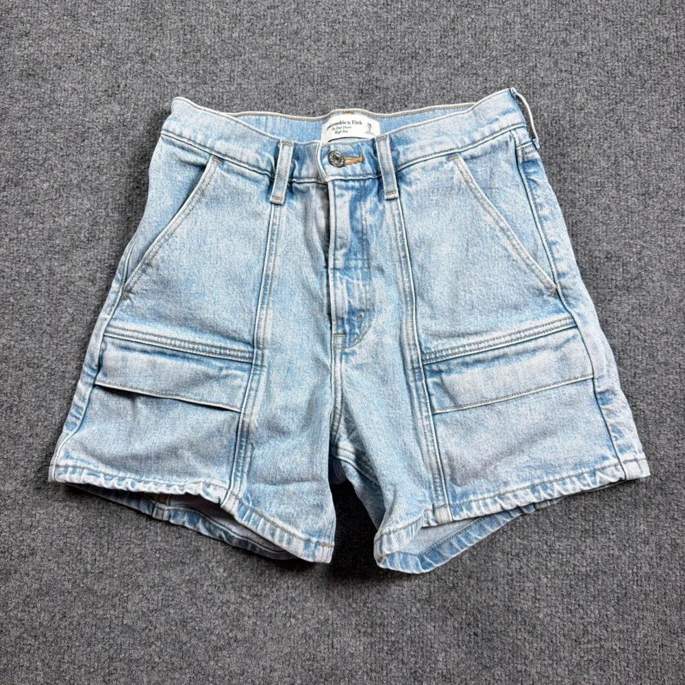 Abercrombie & Fitch The Dad Short Women 26 Light Blue High Rise Utility Denim